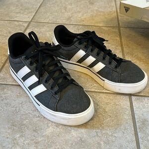 Adidas Daily 4.0 SkateboardSize: Woman’s 8, Men’s 7 Color: Charcoal Worn Once